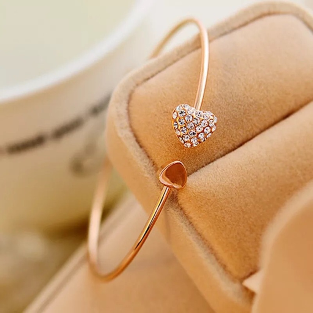 🎉 New Golden Crystal Heart Bangle Bracelet